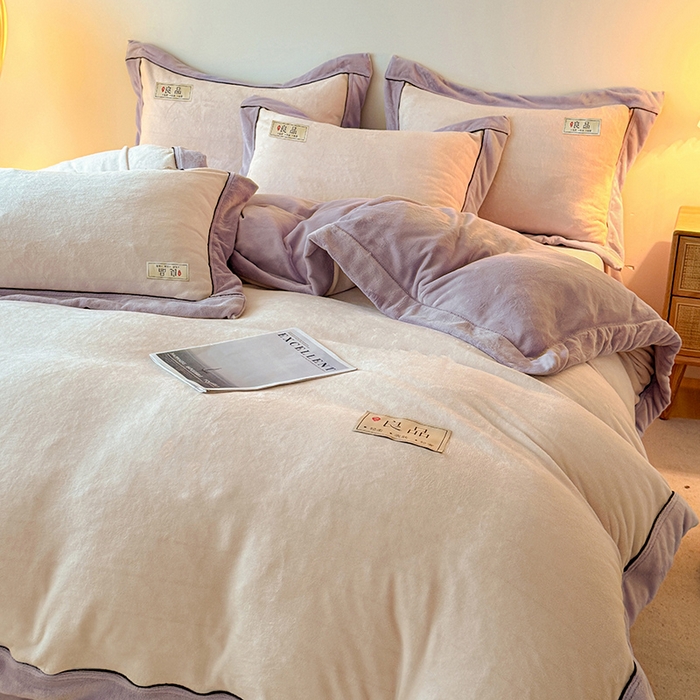 91家纺网 家纺一手货源 找家纺 全季家居 2024新款A类良品纯色双拼牛奶绒高克重加厚保暖四件套 米白+风铃