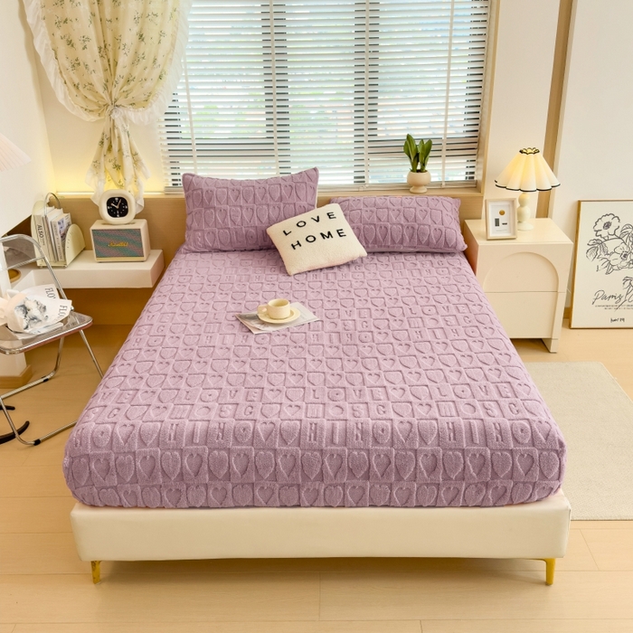 91家纺网 家纺一手货源 找家纺 希廷顿 2024新款柔暖立体剪花塔芙绒床笠 爱心-香芋紫