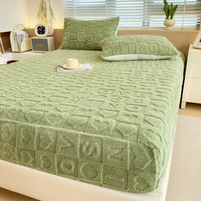 91家纺网 家纺一手货源 找家纺 希廷顿 2024新款柔暖立体剪花塔芙绒床笠 爱心-抹茶绿