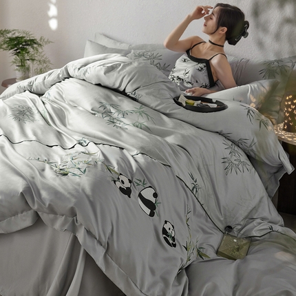 2025新款亲肤磨毛刺绣四件套-抱竹熊猫 抱竹熊猫-浅灰