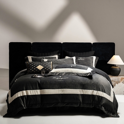 91家纺网 家纺一手货源 找家纺 （总）瑞雪家居 2024新款牛奶绒拼接刺绣四件套-宝莉缇