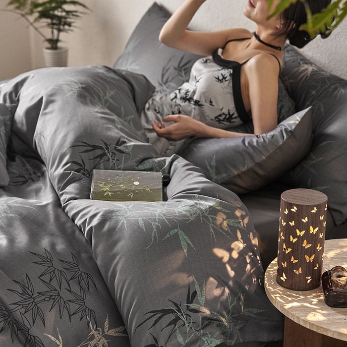 91家纺网 家纺一手货源 找家纺 2025新款亲肤磨毛刺绣四件套-抱竹熊猫 抱竹熊猫-深灰