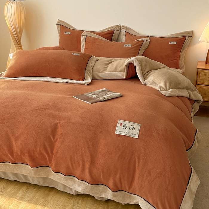 91家纺网 家纺一手货源 找家纺 全季家居 2024新款A类良品纯色双拼牛奶绒高克重加厚保暖四件套 焦糖+暖陀