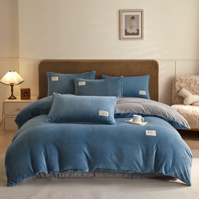 91家纺网 家纺一手货源 找家纺 澳梵家居 2024新款牛奶绒素色双拼四件套--【暖茶系列】 暖茶-莱茵蓝
