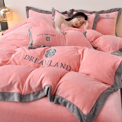 91家纺网 家纺一手货源 找家纺 （总）云恋家纺 2025轻奢双面牛奶绒刺绣四件套加厚法兰绒床品被套床笠床单加绒套件--梦想款