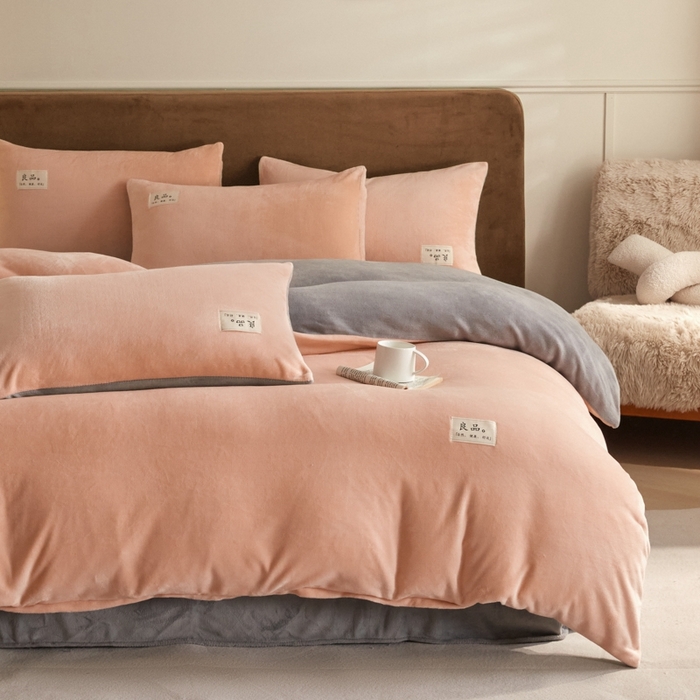 91家纺网 家纺一手货源 找家纺 澳梵家居 2024新款牛奶绒素色双拼四件套--【暖茶系列】 暖茶-粉玉