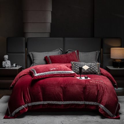 91家纺网 家纺一手货源 找家纺 （总）瑞雪家居 2025新款牛奶绒宽边刺绣四件套-瑞亚