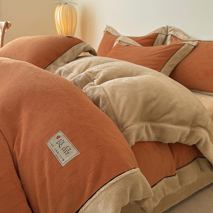 91家纺网 家纺一手货源 找家纺 全季家居 2024新款A类良品纯色双拼牛奶绒高克重加厚保暖四件套 焦糖+暖陀