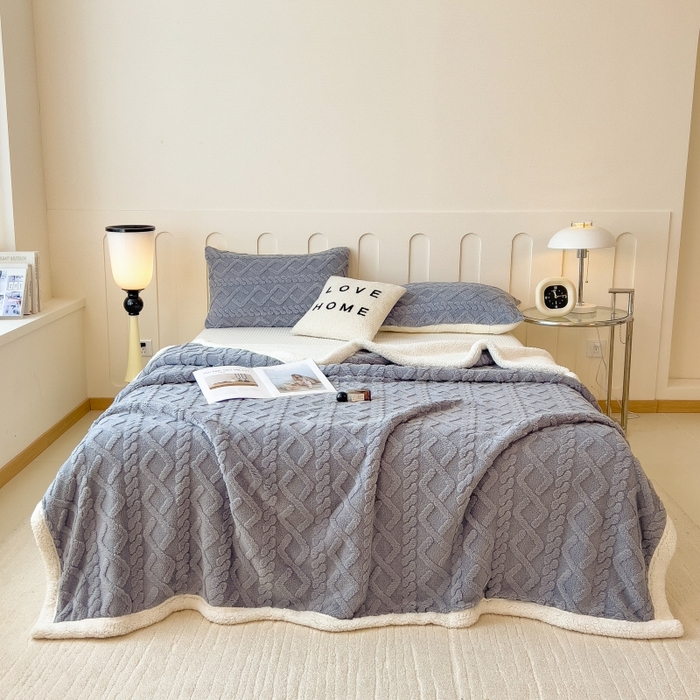 91家纺网 家纺一手货源 找家纺 希廷顿 2024新款高克重双层加厚塔芙绒毛毯 麻花-绅士灰