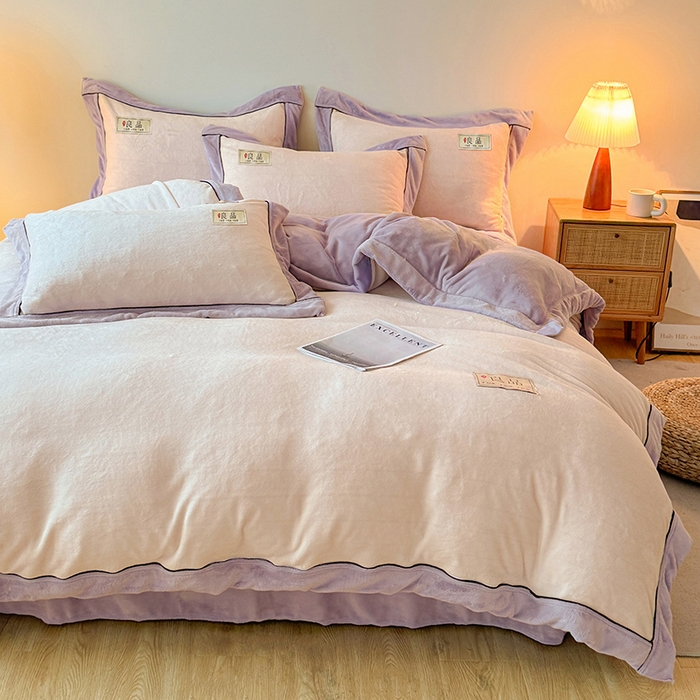 91家纺网 家纺一手货源 找家纺 全季家居 2024新款A类良品纯色双拼牛奶绒高克重加厚保暖四件套 米白+风铃