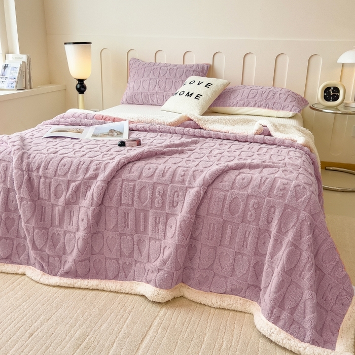 91家纺网 家纺一手货源 找家纺 希廷顿 2024新款高克重双层加厚塔芙绒毛毯 爱心-香芋紫