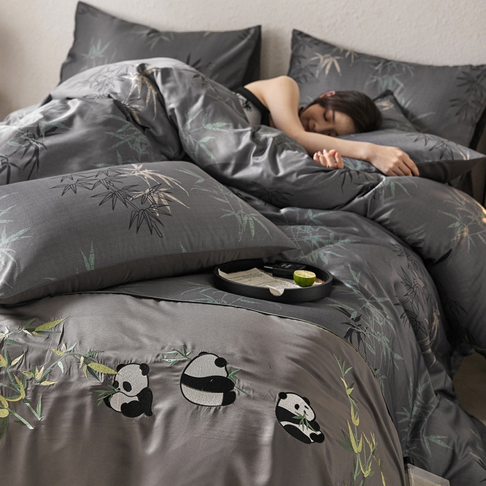 91家纺网 家纺一手货源 找家纺 2025新款亲肤磨毛刺绣四件套-抱竹熊猫 抱竹熊猫-深灰