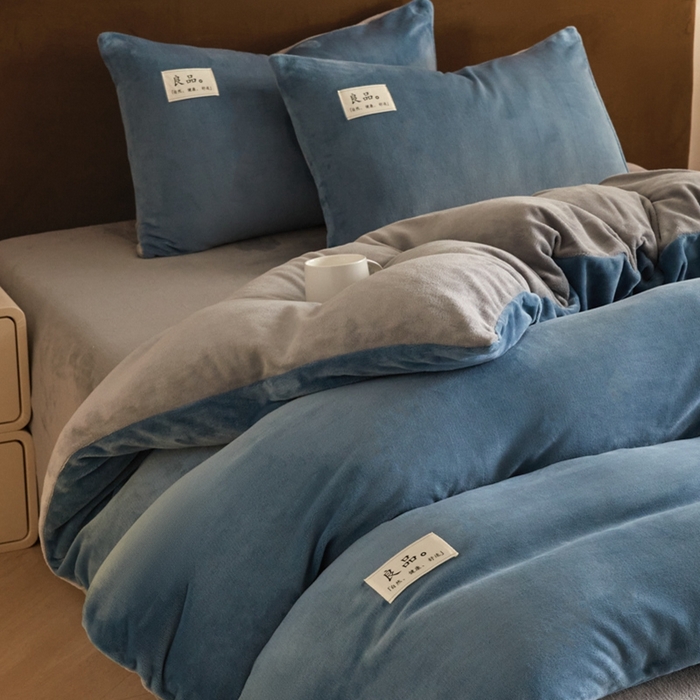 91家纺网 家纺一手货源 找家纺 澳梵家居 2024新款牛奶绒素色双拼四件套--【暖茶系列】 暖茶-莱茵蓝