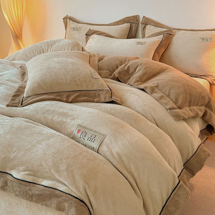 91家纺网 家纺一手货源 找家纺 全季家居 2024新款A类良品纯色双拼牛奶绒高克重加厚保暖四件套 暖陀+奶茶咖