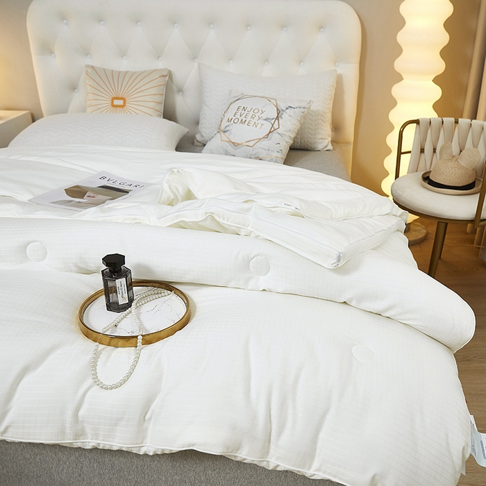 91家纺网 家纺一手货源 找家纺 梵克保罗 2024新款贡缎提花拉链款子母被直播被芯有机棉立体冬被子被芯 双面贡缎提花子母被-象牙白