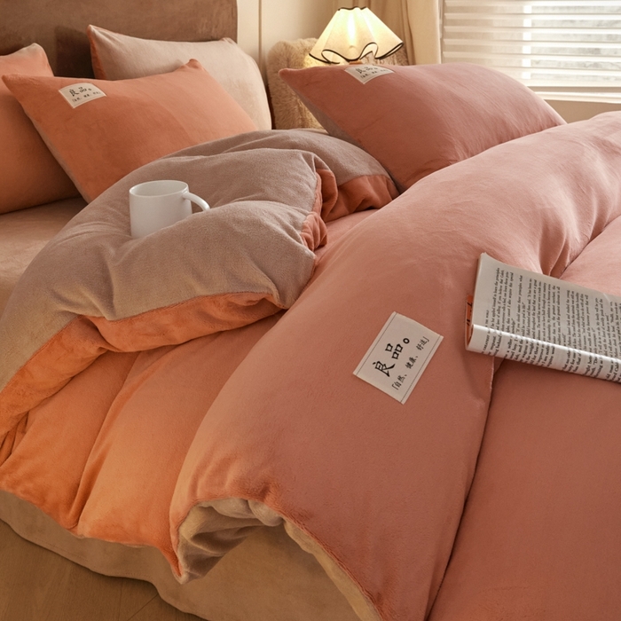 91家纺网 家纺一手货源 找家纺 澳梵家居 2024新款牛奶绒素色双拼四件套--【暖茶系列】 暖茶-热橙C