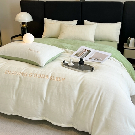 澳梵家居 2024新款牛奶绒刺绣四件套--【山岚系列】 奶白拼绿