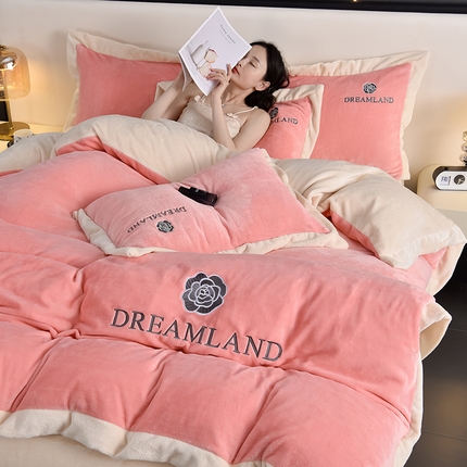 91家纺网 家纺一手货源 找家纺 （总）云恋家纺 2025轻奢双面牛奶绒刺绣四件套加厚法兰绒床品被套床笠床单加绒套件--梦想款