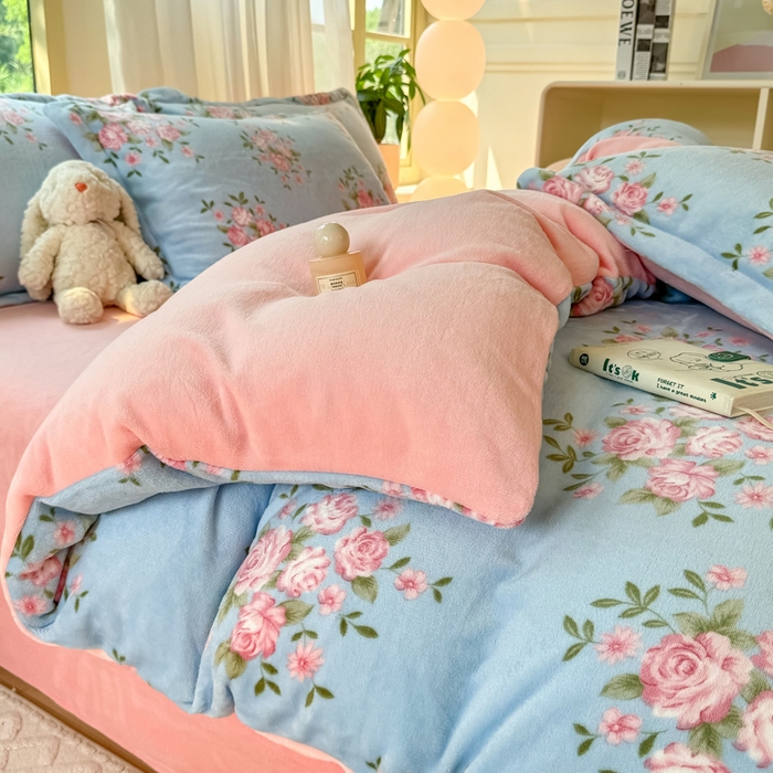 91家纺网 家纺一手货源 找家纺 富之航家纺 2024新款高克重小清新牛奶绒四件套 莫兰朵