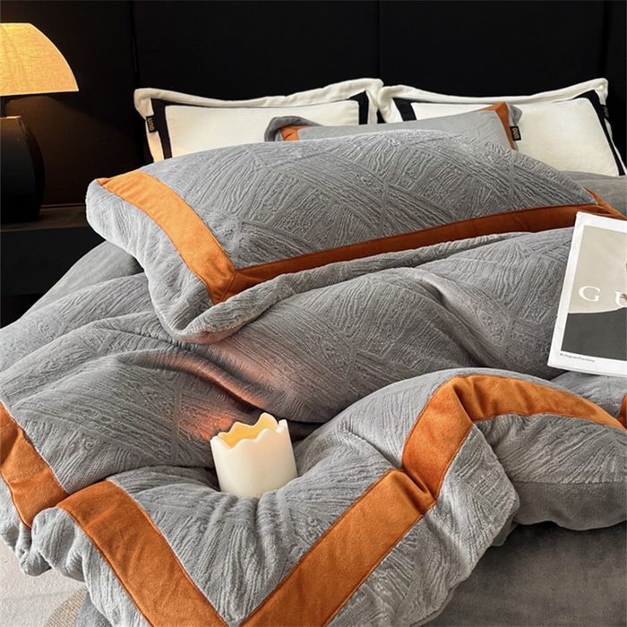 91家纺网 家纺一手货源 找家纺 吾诺家居 2024新款立体彩雕绒牛奶绒四件套-绽放系列 叶纹灰