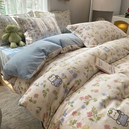 91家纺网 家纺一手货源 找家纺 梦澜蒂 2024新款220克樱花绒牛奶绒被套牛奶绒印花四件套