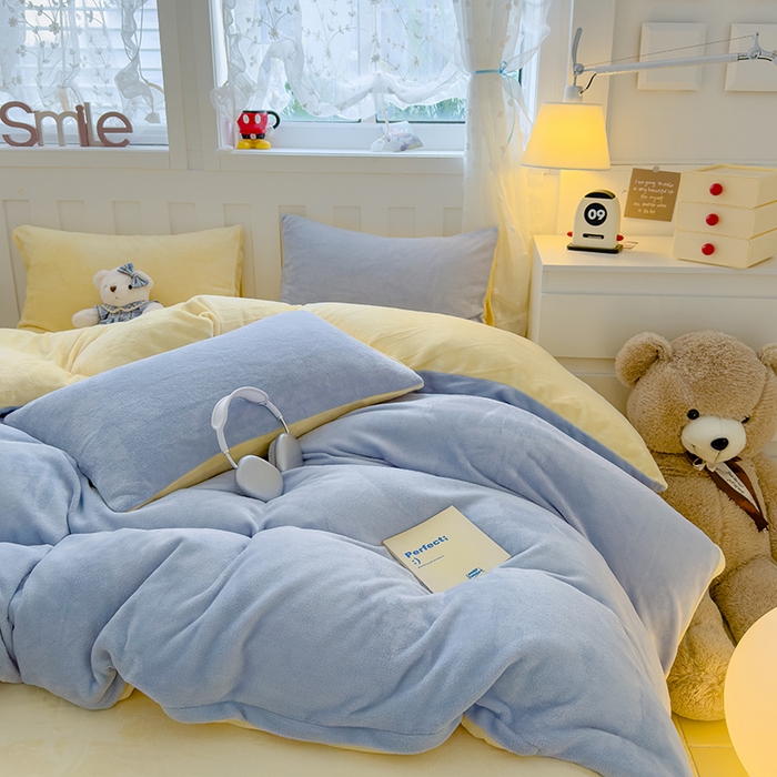 91家纺网 家纺一手货源 找家纺 2024新款高克重亲肤牛奶绒四件套-场景一 蓝奶盖黄