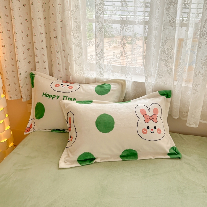 91家纺网 家纺一手货源 找家纺 全季家居 2024新款A类小清新印花牛奶绒高克重加厚保暖四件套 点点兔