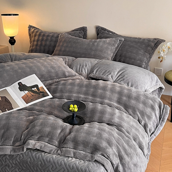 91家纺网 家纺一手货源 找家纺 欧邦 新款A类泡泡绒牛奶绒单被套夹棉床盖单品可组合 泡泡浅灰