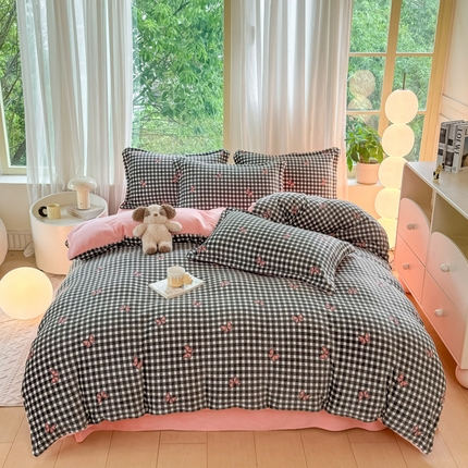 富之航家纺 2024新款高克重小清新牛奶绒四件套 翩翩起舞