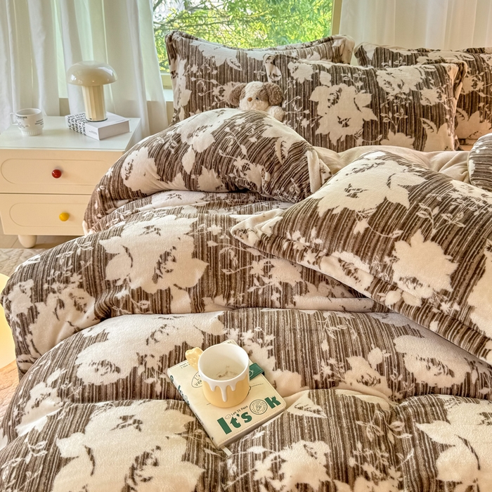 91家纺网 家纺一手货源 找家纺 富之航家纺 2024新款高克重小清新牛奶绒四件套 繁花似锦