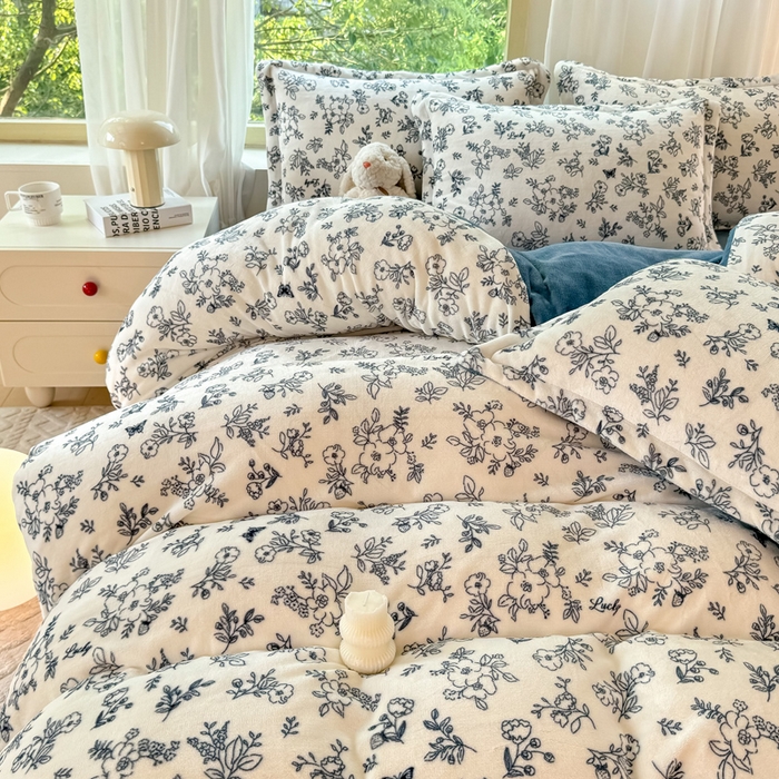 91家纺网 家纺一手货源 找家纺 富之航家纺 2024新款高克重小清新牛奶绒四件套 花梦缘