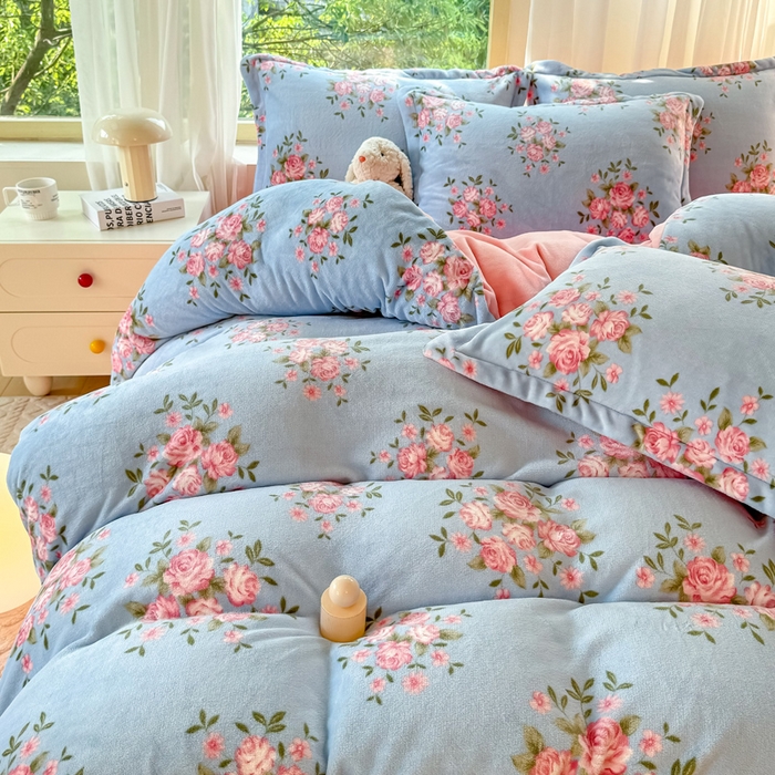 91家纺网 家纺一手货源 找家纺 富之航家纺 2024新款高克重小清新牛奶绒四件套 莫兰朵