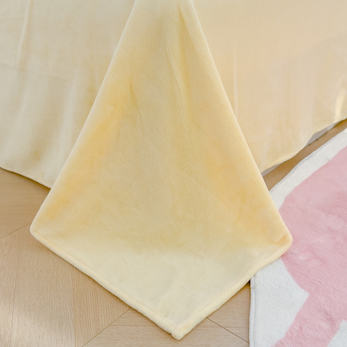 91家纺网 家纺一手货源 找家纺 2024新款牛奶绒毛巾绣四件套-超大大眼睛系列 大眼睛玉黄