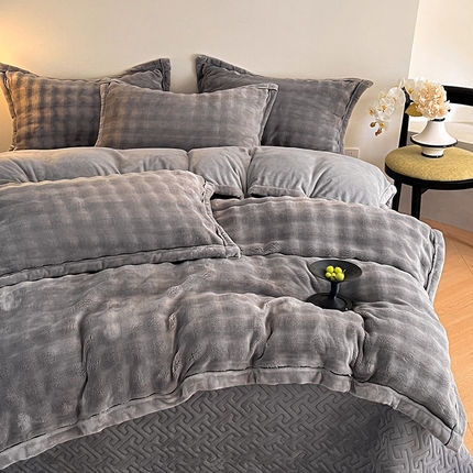 91家纺网 家纺一手货源 找家纺 （总）欧邦 新款A类泡泡绒牛奶绒单被套夹棉床盖单品可组合