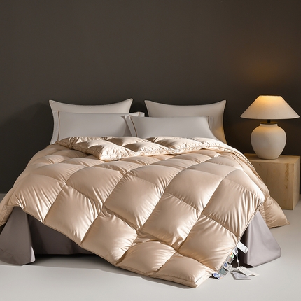 91家纺网 家纺一手货源 找家纺 （总）雅高家居 2025新款高奢缪斯纯色真丝95大朵白鹅绒被羽绒被芯被子春秋被冬被加厚被子被芯