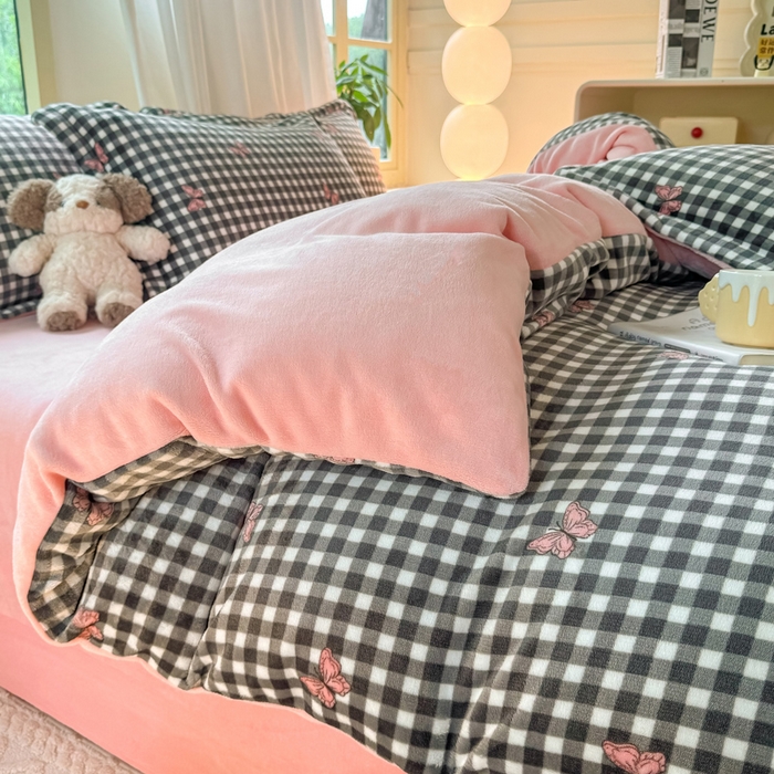 91家纺网 家纺一手货源 找家纺 富之航家纺 2024新款高克重小清新牛奶绒四件套 翩翩起舞