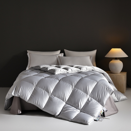 91家纺网 家纺一手货源 找家纺 （总）雅高家居 2025新款高奢缪斯纯色真丝95大朵白鹅绒被羽绒被芯被子春秋被冬被加厚被子被芯