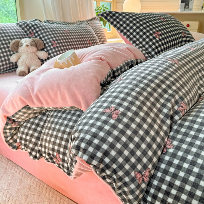 91家纺网 家纺一手货源 找家纺 富之航家纺 2024新款高克重小清新牛奶绒四件套 翩翩起舞