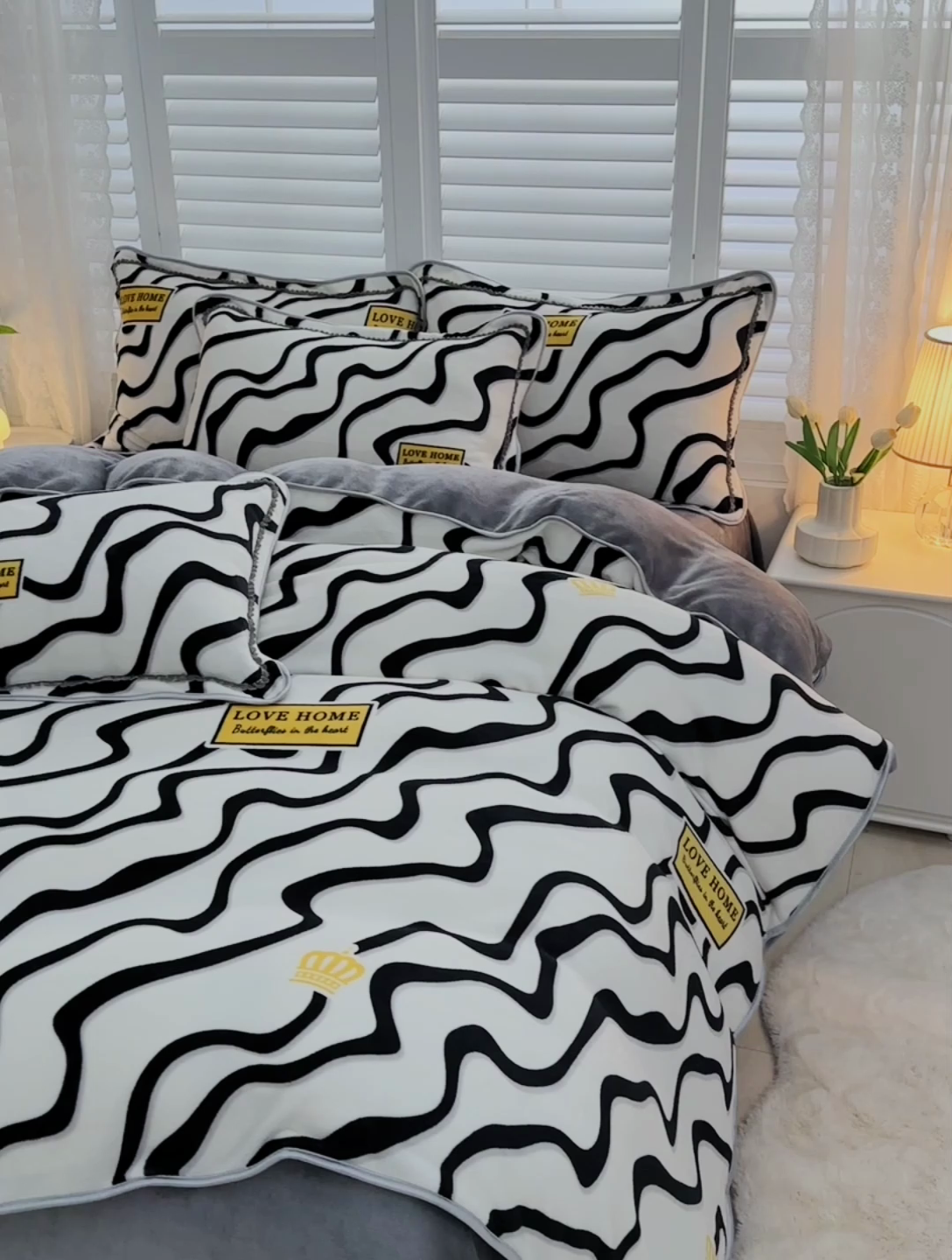 91家纺网 家纺一手货源 找家纺 红宝利 2024新款亲肤牛奶绒印花四件套 简约生活