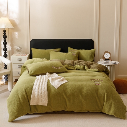 91家纺网 家纺一手货源 找家纺 （总）满座家居 2025新款美式多莉羊绒热氧绒牛奶绒绣花四件套