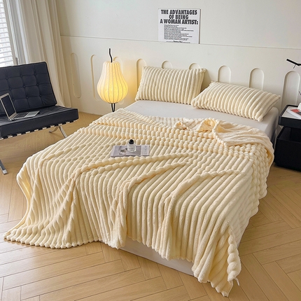 91家纺网 家纺一手货源 找家纺 航途席业 2025新款仿兔毛抽条毛毯牛奶绒毛毯午睡毯（可供跨境电商） 1奶油黄