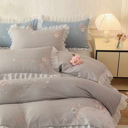 91家纺网 家纺一手货源 找家纺 （总）艾米家居 2025新款秋冬加厚铂金磨毛刺绣花边四件套-花涧