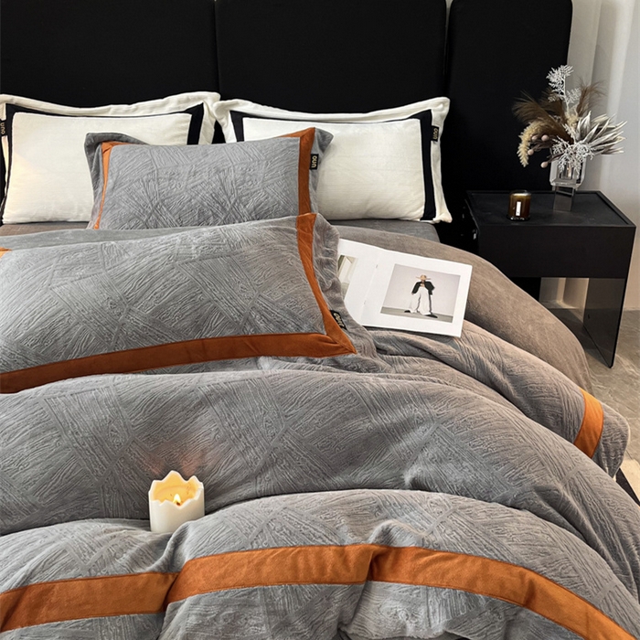 91家纺网 家纺一手货源 找家纺 吾诺家居 2024新款立体彩雕绒牛奶绒四件套-绽放系列 叶纹灰