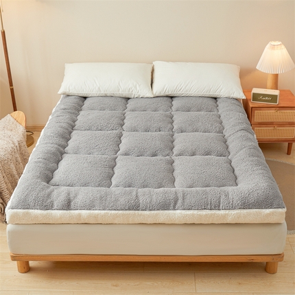 91家纺网 家纺一手货源 找家纺 （总）芊梵 2024新款立体羊羔绒床垫床褥子床垫子学生宿舍床垫