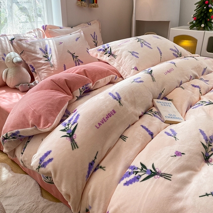 91家纺网 家纺一手货源 找家纺 梦澜蒂 2024新款220克樱花绒牛奶绒被套牛奶绒印花四件套
