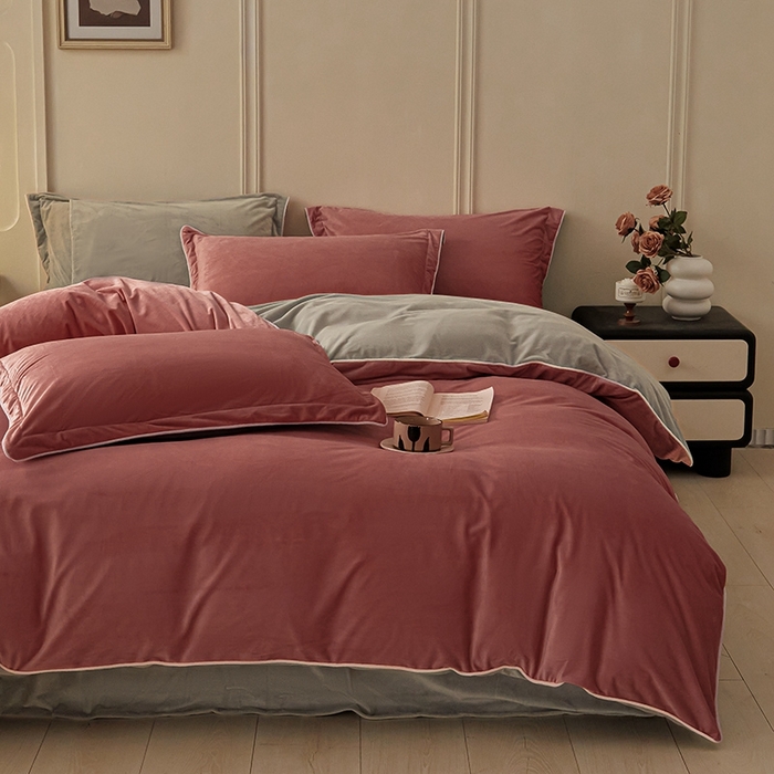 91家纺网 家纺一手货源 找家纺 澳梵家居 澳梵家居 2024新款A类宝宝绒嵌绳款四件套--【雅致系列】 晨曦红+米灰