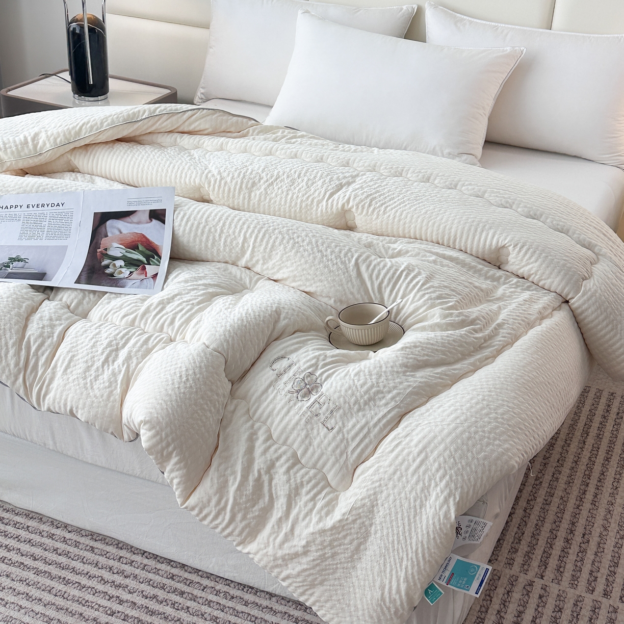 91家纺网 家纺一手货源 找家纺 81号家纺 2024新款轻奢纯色云织纱被子被芯冬被春秋被大豆被 轻奢-白