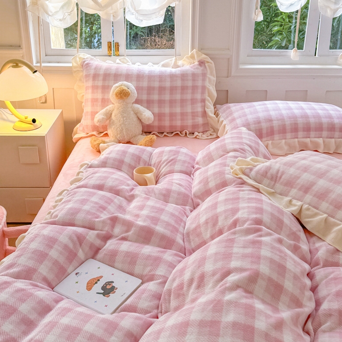 91家纺网 家纺一手货源 找家纺 2024新款高克重韩版牛奶绒四件套-奶油格子系列 奶油粉格