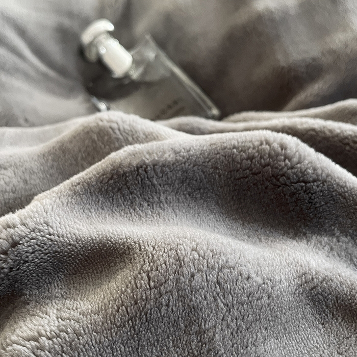 91家纺网 家纺一手货源 找家纺 欧邦 新款A类泡泡绒牛奶绒单被套夹棉床盖单品可组合 泡泡浅灰