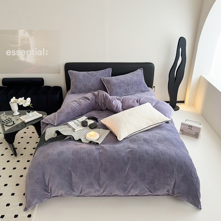 91家纺网 家纺一手货源 找家纺 潘朵拉家纺 2024新款雕花波点系列牛奶绒四件套 波尔卡-暗夜紫